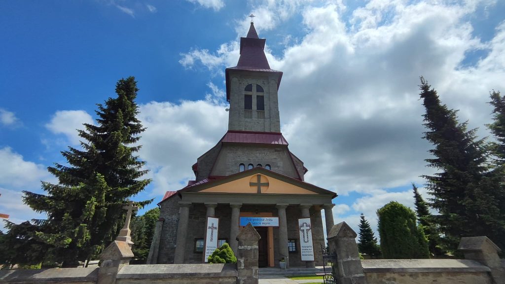 Ostrowsko, Parafia św. Michała Archanioła