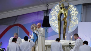 Papież do młodych podczas czuwania: Powiedzenie Panu „tak” to odwaga, by przyjąć życie takim, jakim jest