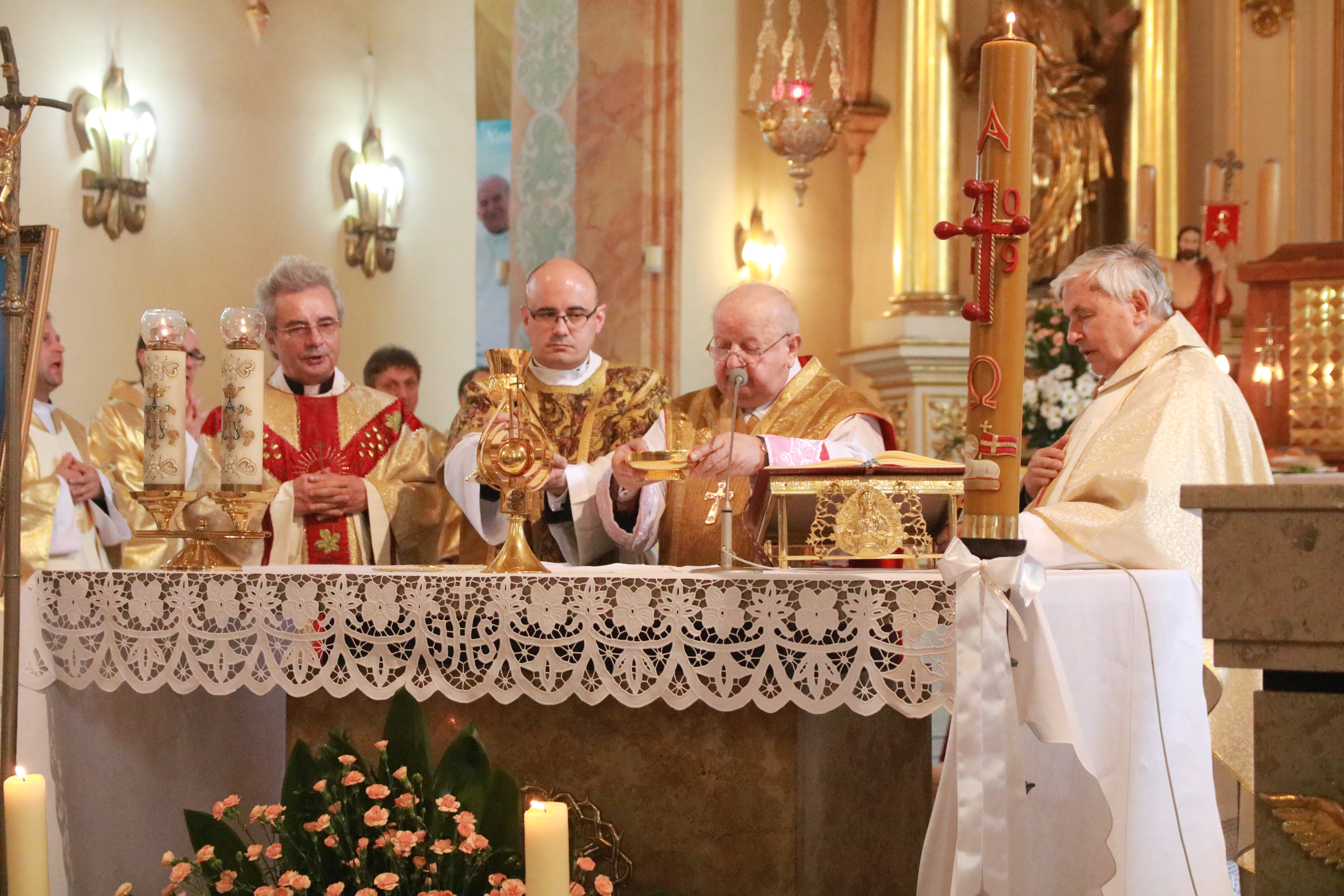 Módlmy się w intencji kapłanów! Msza św. i nabożeństwo fatimskie w Wadowicach