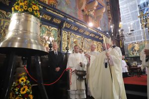 Dzwon św. Józef z Nazaretu rozbrzmiał w Bazylice Mariackiej.