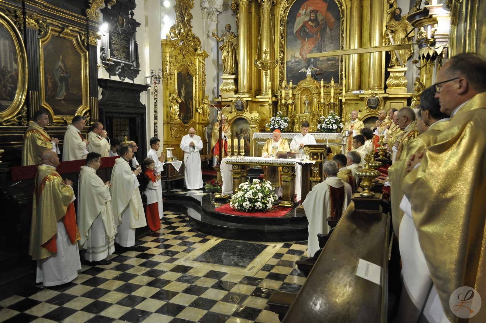 Kard. Dziwisz o 70. rocznicy przybycia ks. Karola Wojtyły do Parafii św. Floriana: skłania nas do wdzięczności Bogu za dar jego osoby i służby, świadectwa i świętości