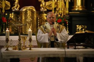 Abp Marek Jędraszewski w sanktuarium św. Józefa: Sławiąc Maryję wychwalamy wielką miłość Boga