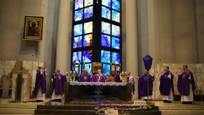 Liturgia stacyjna w kościele św. Jadwigi: Krzyż jest naszą nadzieją!
