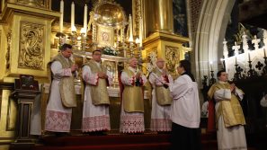 Abp Marek Jędraszewski w Wielki Czwartek: Eucharystia jest zobowiązaniem, z którego wypływa miłość