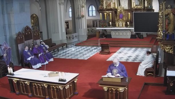 Liturgia stacyjna w kościele św. Józefa: Dążmy do świętości na wzór św. Jana Pawła II