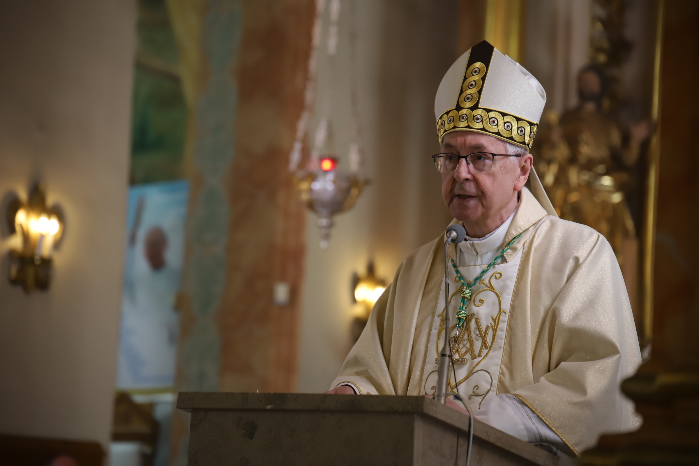 Abp Stanisław Gądecki podczas Mszy św. z okazji 100-lecia urodzin Karola Wojtyły: Każde pokolenie jest wezwane, by przyswoić sobie tradycję i wartości podarowane mu przez św. Jana Pawła II