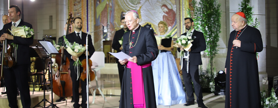 Abp Marek Jędraszewski: św. Jan Paweł II był pieśnią na cześć Boga, a sztuką jego życia była głęboka wiara