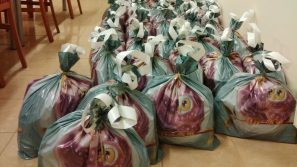 Krakowscy trynitarze przygotowują świąteczne paczki dla więźniów