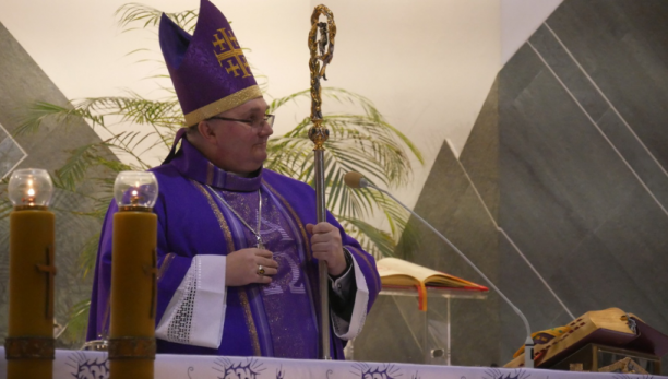 Bp Janusz Mastalski w czasie liturgii stacyjnej: Uwierzmy na nowo w siłę naszej modlitwy
