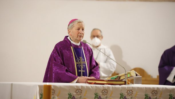 Bp Jan Zając o ciągle toczącej się duchowej walce