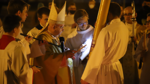 Wigilia Paschalna w Sanktuarium św. Jana Pawła II: Zmartwychwstanie to odpowiedź na ludzki lęk