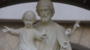 Poświęcenie figury św. Józefa i stacji Drogi Krzyżowej w Zgromadzeniu Sióstr Franciszkanek Rodziny Maryi na Podgórzu