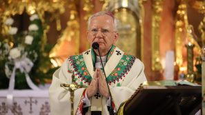 Abp Marek Jędraszewski w Nowej Białej: Miłość Chrystusa nas przynagla byśmy nieśli innym pomoc
