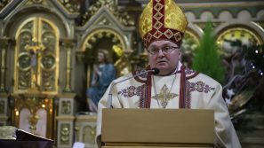 Bp Janusz Mastalski: Dotknąć Jezusa, to odważnie wziąć Go w życie