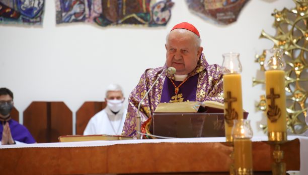 Kard. Stanisław Dziwisz w kościele stacyjnym: nie ma Chrystusa bez krzyża