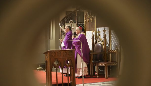 Abp Marek Jędraszewski podczas liturgii stacyjnej: Naszym obowiązkiem jest dawanie pełnego świadectwa wiary, miłości i nadziei