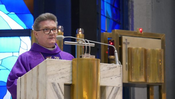 Liturgia stacyjna w kościele św. Jadwigi Królowej: Umiłowanie modlitwy wyzwala z samotności