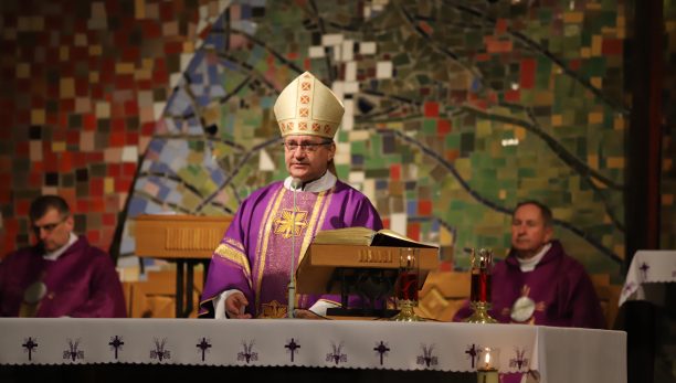 Bp Damian Muskus: nie przestawajmy błagać o pokój dla Ukrainy