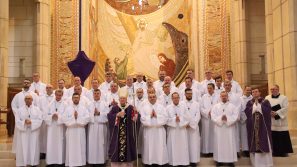 Abp Marek Jędraszewski podczas błogosławieństwa nadzwyczajnych szafarzy Eucharystii: Bądźcie świadkami Bożego królestwa 