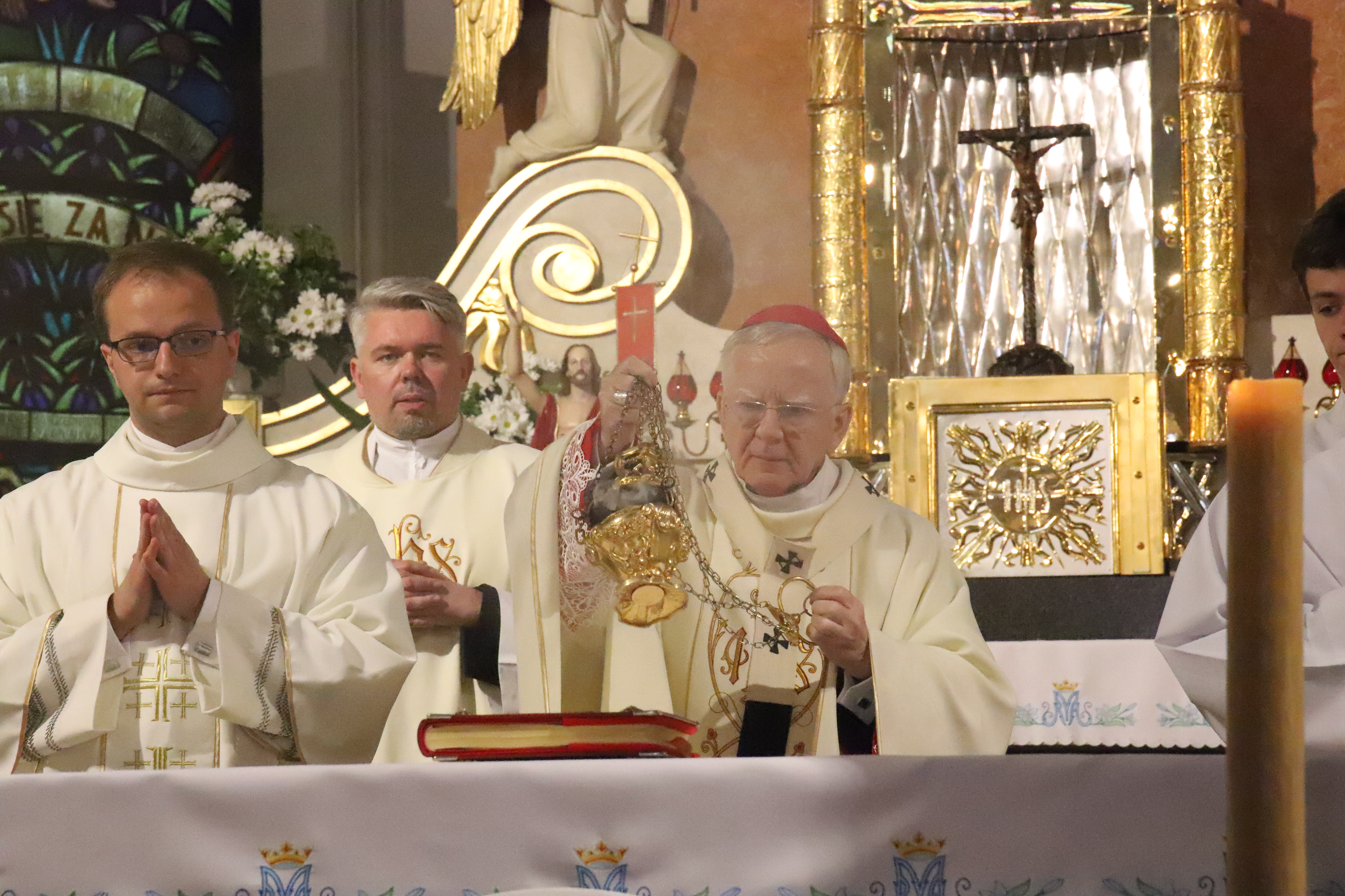 Abp Marek Jędraszewski podczas peregrynacji ikony Świętej Rodziny o roli rodziny, która jest „domowym Kościołem”