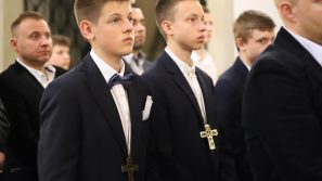 Abp Marek Jędraszewski do młodych: Idźcie przez całe swoje życie otwarci na Ducha Świętego