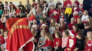 Wczoraj św. Mikołaj odwiedził Szkołę Podstawową w Nowej Białej