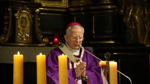 Abp Marek Jędraszewski podczas liturgii stacyjnej: Trzeba nam prosić Boga o wierną miłość aż do końca