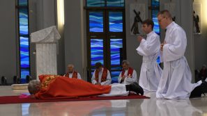 Liturgia Męki Pańskiej w Bazylice Bożego Miłosierdzia
