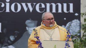Bp Janusz Mastalski podczas centralnej procesji Bożego Ciała: Weźmy odpowiedzialność za współczesny Kościół