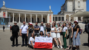 Młodzi z Archidiecezji Krakowskiej już w Portugalii. Pierwszym przystankiem Fatima