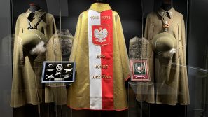 Wystawa pamiątek patriotyczno-wojskowych w Muzeum Archidiecezjalnym