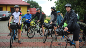 Kręcą dla Kacpra – 11 rowerzystów ruszyło z Bodzanowa do Rzymu