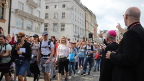 Ponad 6 tysięcy pielgrzymów wyruszyło z wawelskiego wzgórza na Jasną Górę