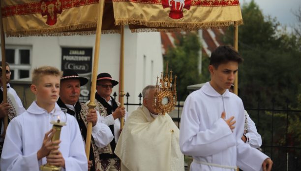 Abp Marek Jędraszewski w Mszanie Dolnej: Ostatecznie zwycięstwo należy do Boga