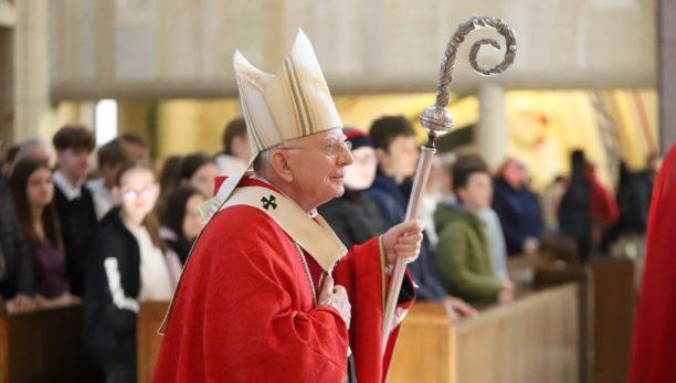 Abp Marek Jędraszewski do młodych: Św. Jan Paweł II Wielki wskazuje, że mamy swoim życiem zasłużyć na Boże błogosławieństwo