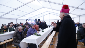 Abp Marek Jędraszewski w czasie obchodów VIII Światowego Dnia Ubogich: Będziemy sądzeni przez Jezusa Chrystusa Sprawiedliwego Sędziego z naszej miłości do drugiego człowieka