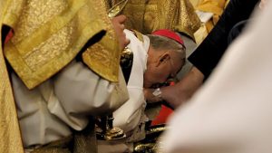 Abp Marek Jędraszewski w Wielki Czwartek na Wawelu: Każda Msza św. jest pamiątką nieskończonej miłości Chrystusa
