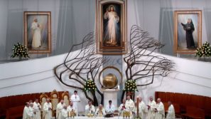 Jezus żyje, Jezus zmartwychwstał. Wigilia Paschalna w Sanktuarium Bożego Miłosierdzia