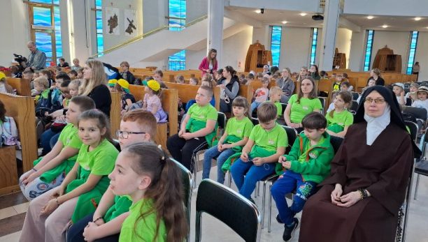 Przedszkolaki u Pana Jezusa Miłosiernego