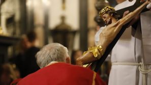 Abp Marek Jędraszewski w Wielki Piątek w katedrze na Wawelu: Dajmy się przyciągnąć przez Prawdę i do Prawdy, która pragnie nas wyzwolić i uczynić prawdziwie wolnymi
