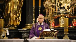 Bp Jan Zając podczas liturgii stacyjnej: Jedno spotkanie z Jezusem wystarczy, aby znaleźć sens i wartość życia