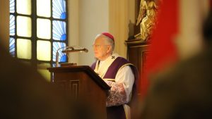 Abp Marek Jędraszewski w 30. rocznicę odsłonięcia Pomnika Ofiar Komunizmu: Dla tych, którzy uwierzyli w Chrystusa, krzyż jest znakiem zbawienia i ocalenia