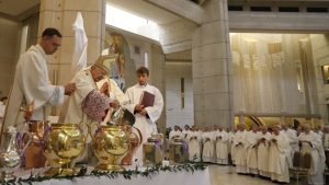 Abp Marek Jędraszewski podczas Mszy Krzyżma Świętego: Te święte trzy dni to szczególna okazja, by wejść w głębię tajemnic Jezusa Chrystusa
