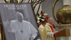 Bp Jan Zając w Łagiewnikach o papieżu Franciszku: „Apostoł Miłosierdzia” wyruszył w pielgrzymkę do Domu Ojca