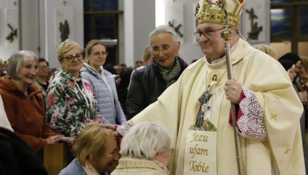 Bp Janusz Mastalski w Niedzielę Miłosierdzia o „czterech przęsłach mostu miłosierdzia”