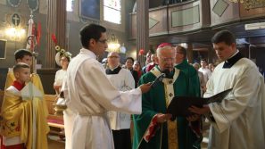 Abp Marek Jędraszewski w Spytkowicach: Nie ma innej drogi do zbawienia, jak dźwiganie swojego krzyża