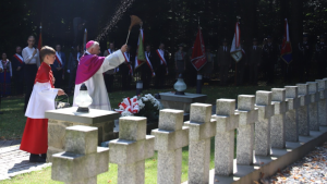 Abp Marek Jędraszewski w Wysokiej: Trzeba robić wszystko, by duch młodych w Polsce, zapalał się miłością do ojczyzny