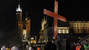 Akademicka Droga Krzyżowa przeszła ulicami Starego Miasta