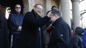 Kard. Grzegorz Ryś na drodze krzyżowej w Kalwarii Zebrzydowskiej o stawianiu granic złu, Jezusowej władzy nad sercem i konieczności solidarności z grzesznikiem