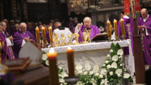 Kard. Stanisław Dziwisza o śp. abp. Józefie Michaliku: Wspomagałeś posługę św. Jana Pawła, dzieliłeś z nim trudy i radości